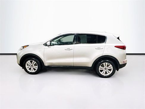 Used 2019 Kia Sportage LX image 4
