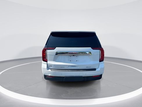 Used 2023 GMC Yukon SLT w/ SLT Luxury Package AWD/4WD image 8