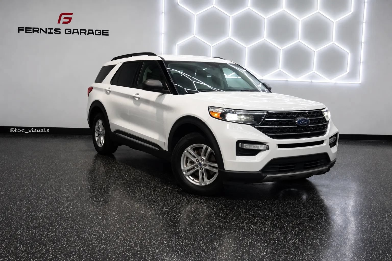 Used 2022 Ford Explorer XLT w/ Equipment Group 202A RWD image 1