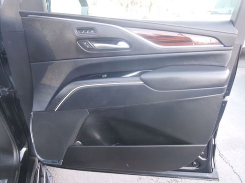 Used 2022 Cadillac Escalade Premium Luxury image 43