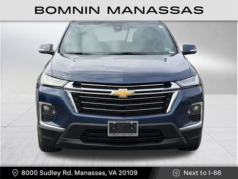 Used 2023 Chevrolet Traverse LT image 2