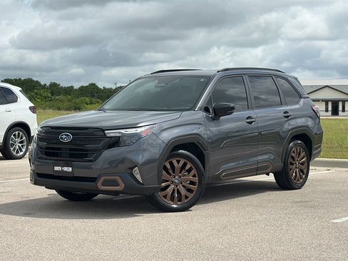 Used 2025 Subaru Forester Sport AWD/4WD image 2