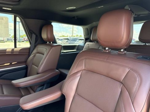 New 2026 Lincoln Navigator Reserve AWD/4WD image 15