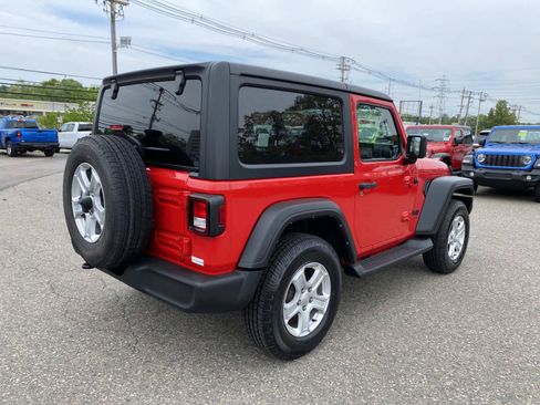 Certified 2022 Jeep Wrangler Sport AWD/4WD image 3