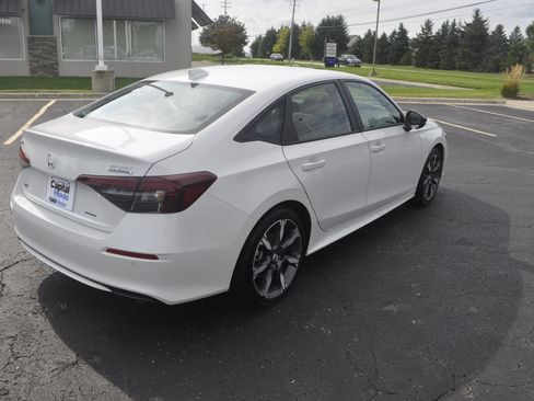 Certified 2025 Honda Civic Sport Touring image 7