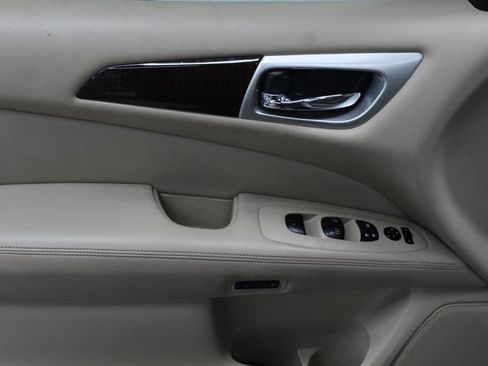 Used 2015 Nissan Pathfinder SL FWD image 15