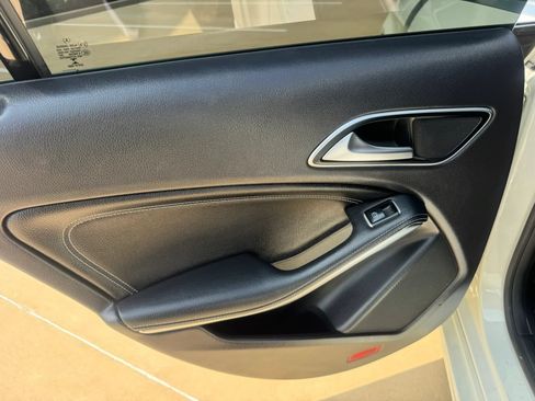 Used 2016 Mercedes-Benz CLA 250 image 34
