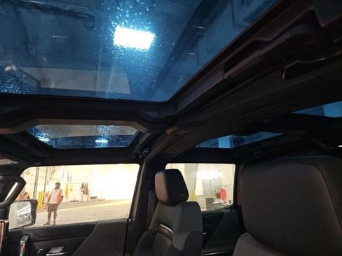 Used 2024 GMC Hummer EV 3X image 31