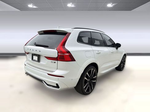 Used 2024 Volvo XC60 B5 Ultimate w/ Protection Package Premier AWD/4WD image 9