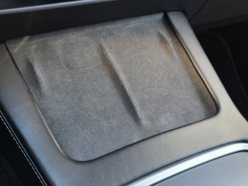 Used 2023 Tesla Model Y AWD image 29