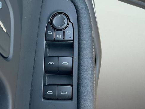 Used 2025 Buick Enclave Preferred image 15