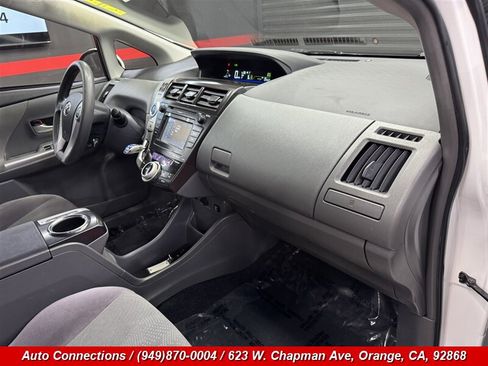 Used 2014 Toyota Prius V Three FWD image 10