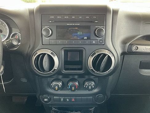 Used 2014 Jeep Wrangler Sport AWD/4WD image 18