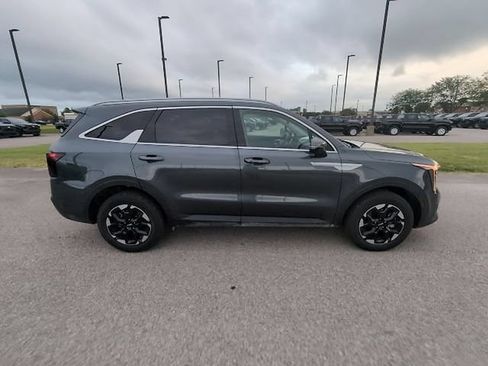 Used 2024 Kia Sorento S w/ Panoramic Sunroof Package AWD/4WD image 2