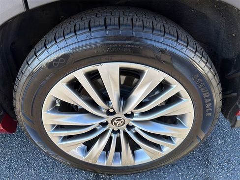 Used 2021 Toyota Highlander Platinum image 20