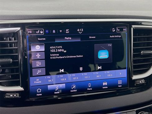 Used 2025 Chrysler Pacifica Select image 14