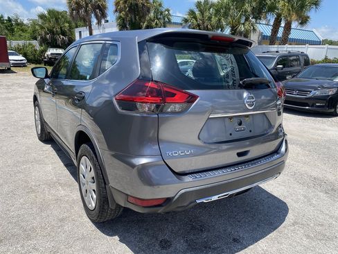 Used 2018 Nissan Rogue S AWD/4WD image 5