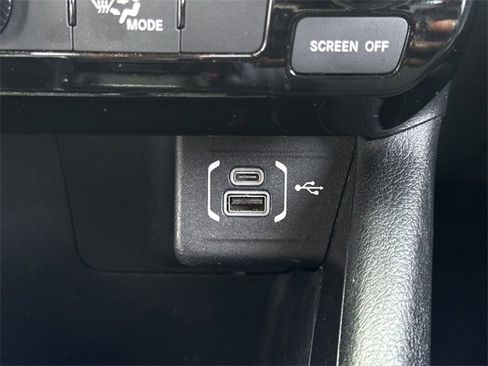 Used 2022 Jeep Compass Latitude image 21