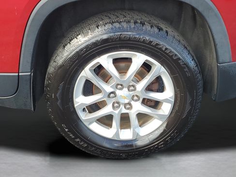 Used 2018 Chevrolet Traverse LT FWD image 32
