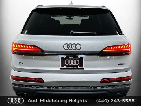 Certified 2025 Audi Q7 2.0T Premium w/ Convenience Plus Package AWD/4WD image 7