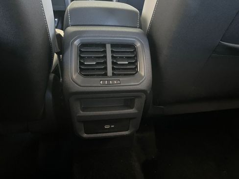 Used 2025 Volkswagen Taos SE image 22