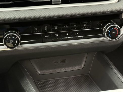 New 2026 Chevrolet Equinox LT w/ Safety and Technology Package image 17