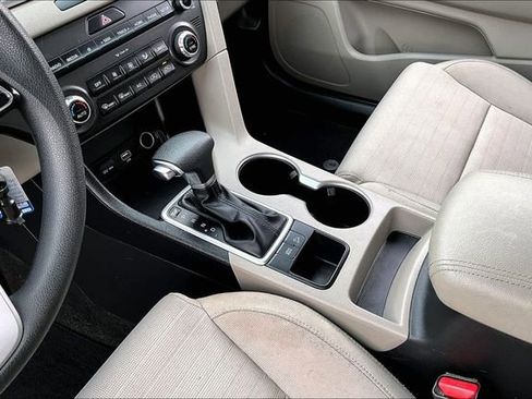 Used 2020 Kia Sportage LX w/ LX Popular Package image 15