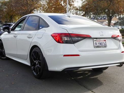 Used 2024 Honda Civic Sport image 9