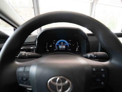 Used 2026 Toyota Camry LE FWD image 15