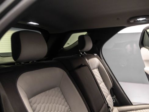 Used 2018 Chevrolet Equinox LS FWD image 34