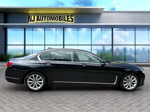 Used 2021 BMW 740i xDrive 740i xDrive Sedan w/ Luxury Rear Seating Package image 8