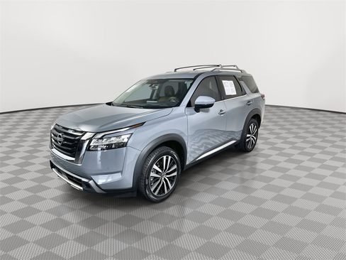 Certified 2023 Nissan Pathfinder Platinum image 4