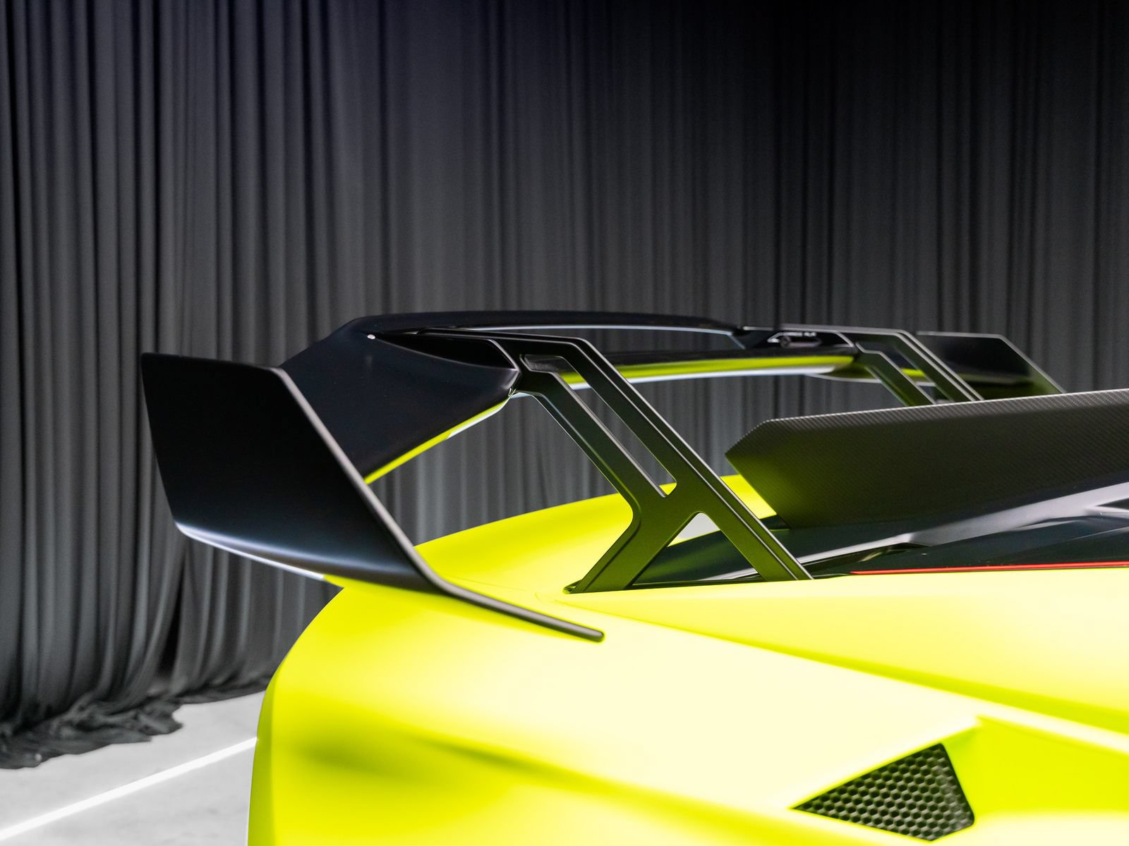 Used 2022 Lamborghini Huracan STO RWD image 42