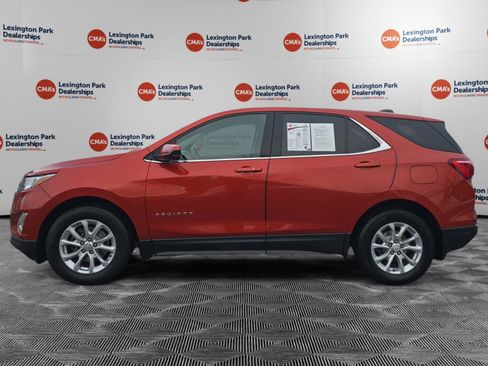 Used 2020 Chevrolet Equinox LT w/ Driver Convenience Package image 4