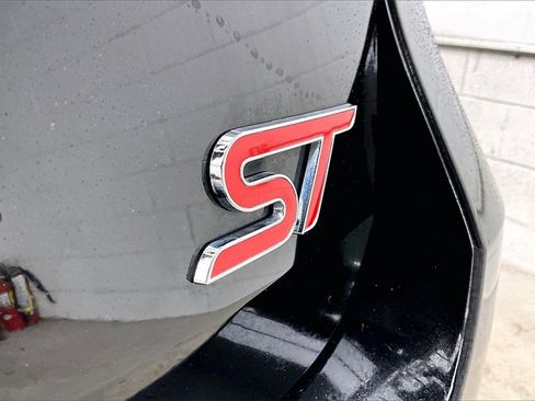 Used 2023 Ford Explorer ST w/ Equipment Group 401A image 8