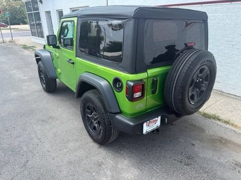 Used 2025 Jeep Wrangler Sport AWD/4WD image 7
