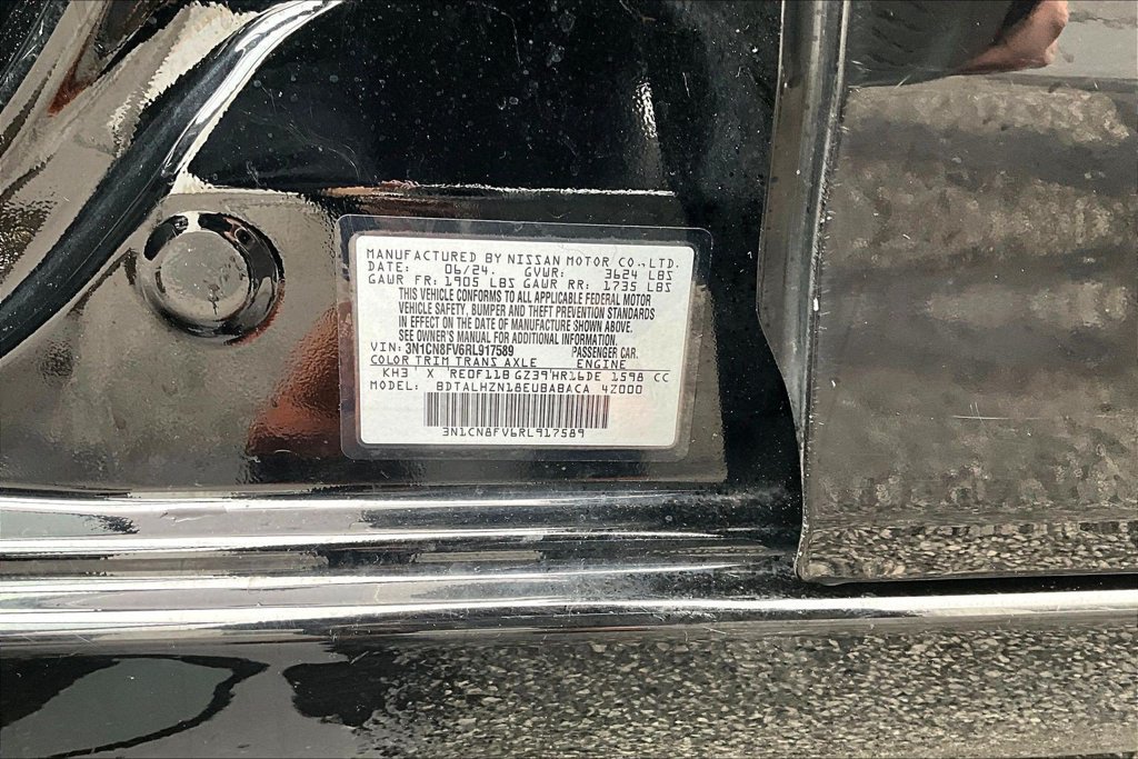 Used 2024 Nissan Versa SR FWD image 19