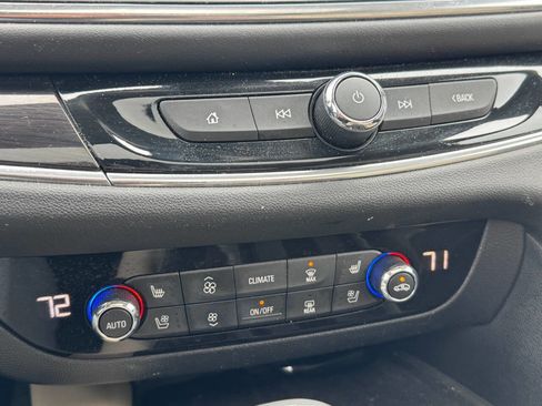 Used 2019 Buick Enclave Premium w/ Experience Buick Package image 22