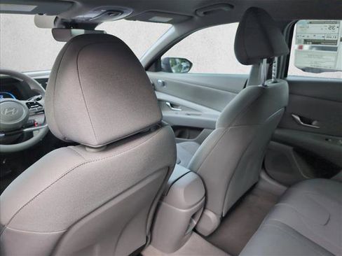 New 2026 Hyundai Elantra SE FWD image 16