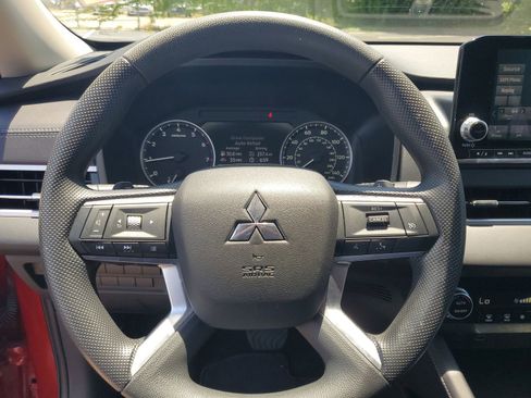 Used 2024 Mitsubishi Outlander ES AWD/4WD image 10