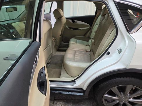 Used 2017 INFINITI QX50 AWD image 16