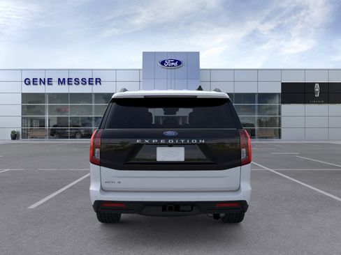 New 2026 Ford Expedition Active RWD image 27