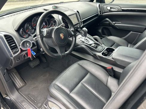 Used 2014 Porsche Cayenne image 16