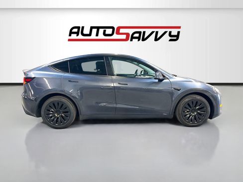Used 2024 Tesla Model Y Long Range AWD/4WD image 8