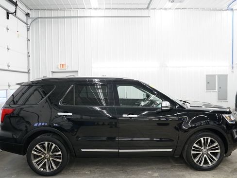 Used 2017 Ford Explorer Platinum AWD/4WD image 18