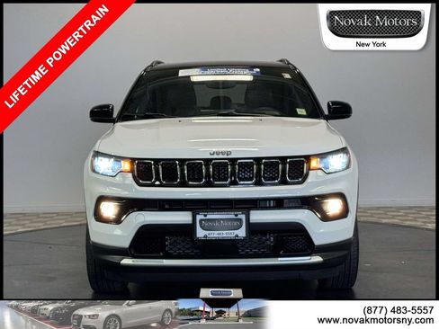 Used 2023 Jeep Compass Limited w/ Sun and Sound Group AWD/4WD image 2