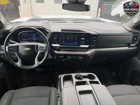 Used 2025 Chevrolet Silverado 2500 LT w/ Convenience Package AWD/4WD image 13