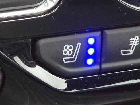 Used 2021 GMC Yukon Denali w/ Denali Ultimate Package image 25