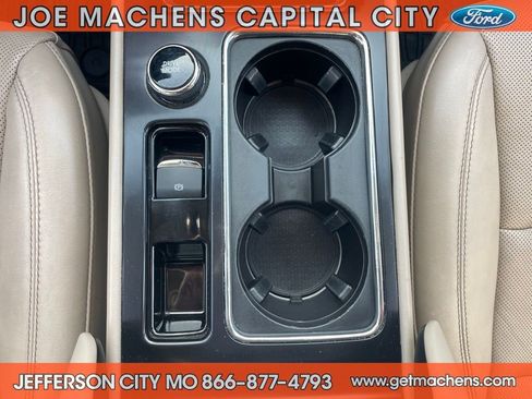 Used 2022 Lincoln Corsair AWD w/ Premium Package image 19