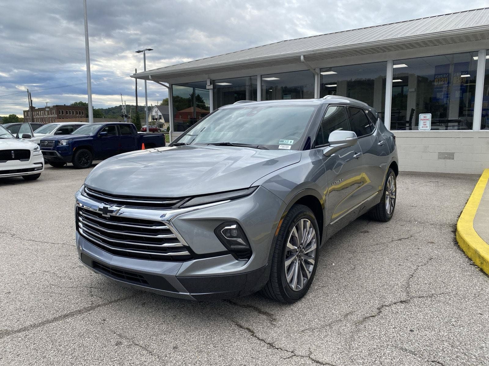 Certified 2023 Chevrolet Blazer Premier w/ Driver Confidence II Package AWD/4WD image 1